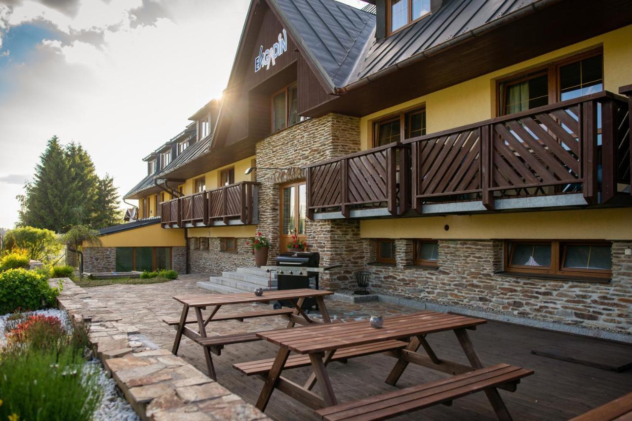 Apartmany Engadin Boží Dar Exteriör bild